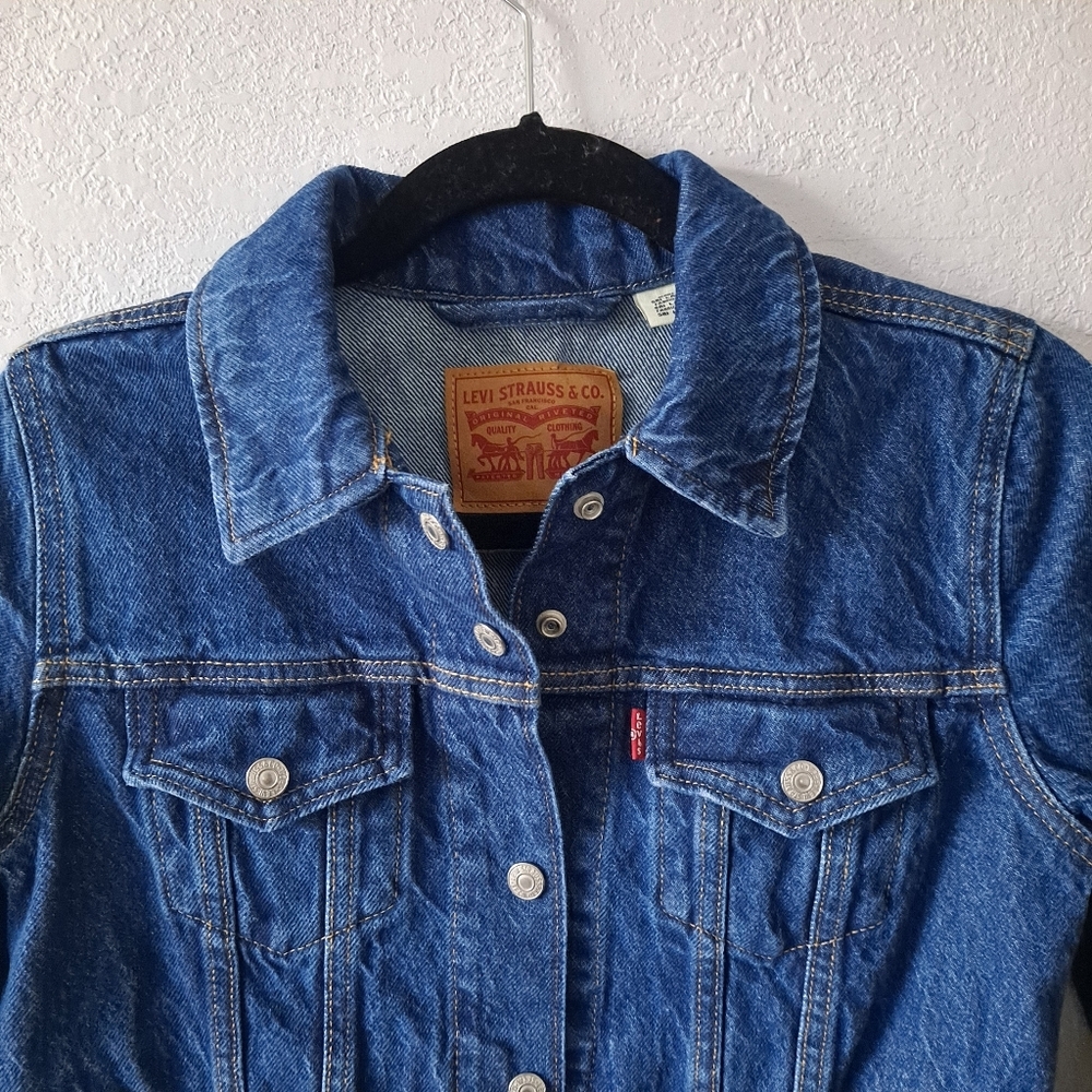Levi's denim Trucker Jacket - Picture 2 of 5